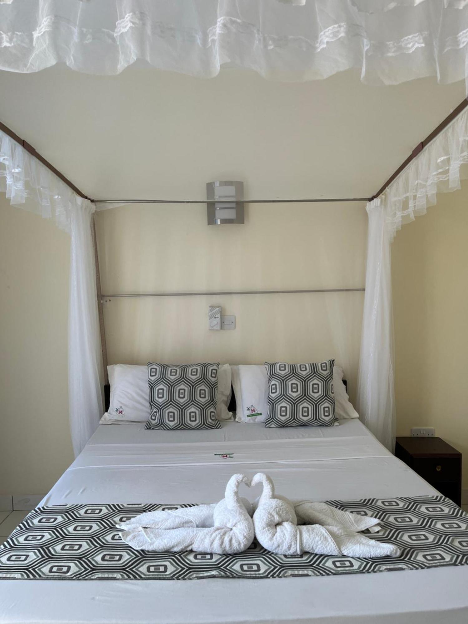 Merry Villa Hotel & Apartments Mombasa Exteriör bild